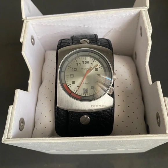 DIESEL Watch - Black Leather Cuff 2003 DZ2046 - Picture 3 of 8